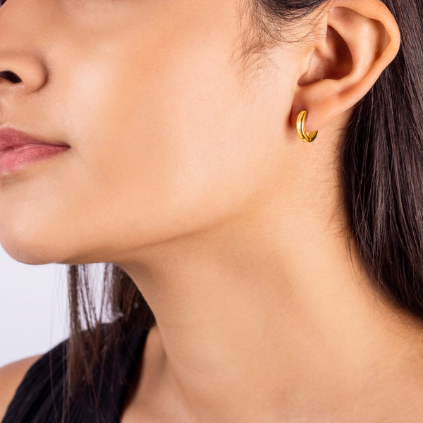 Small Gold Huggie Clicker Earring – STONE AND STRAND